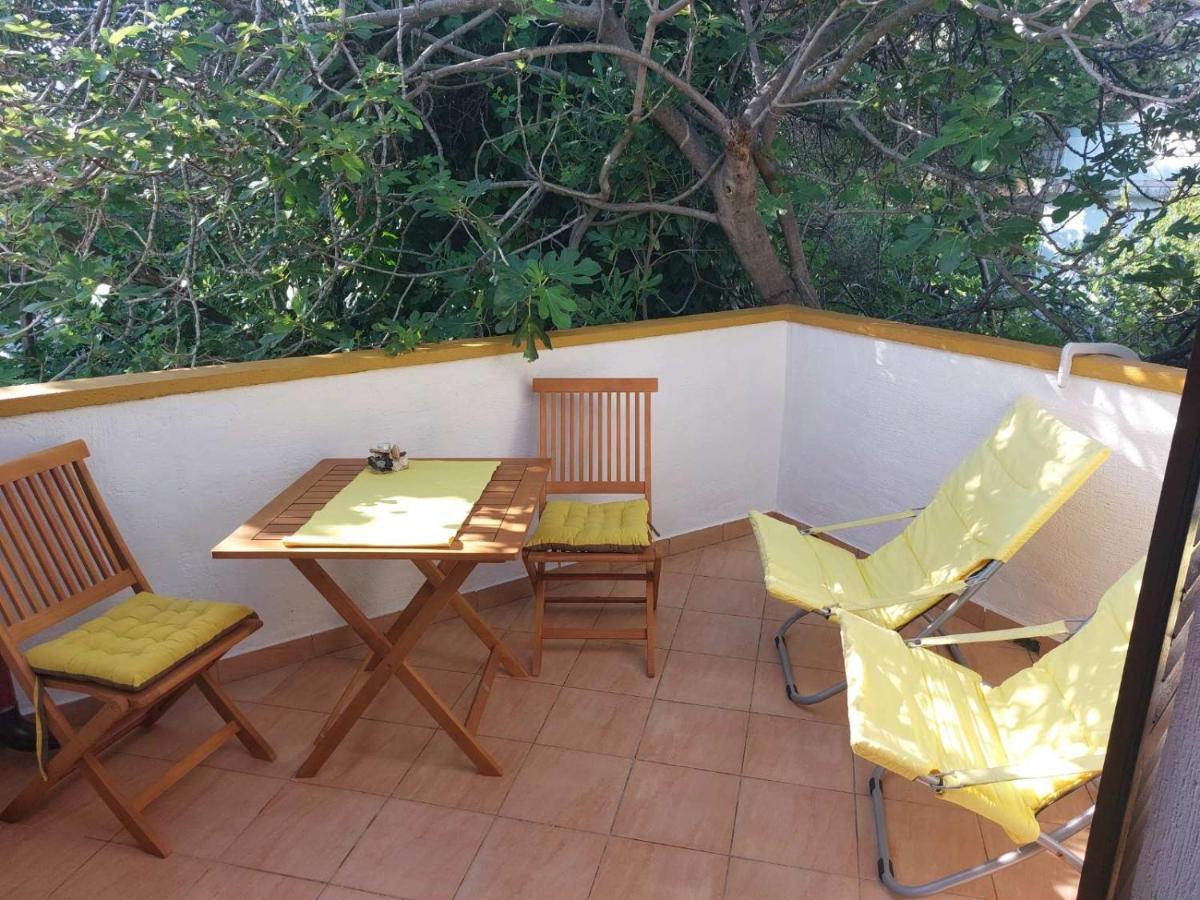 Apartment Tonci Rab Town Bagian luar foto