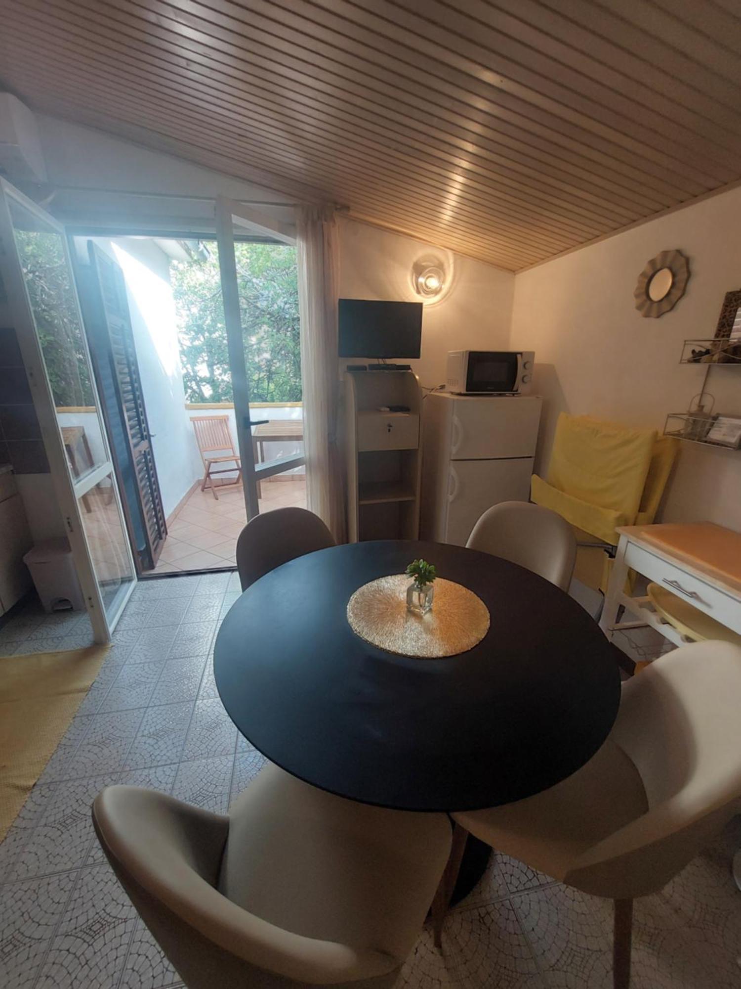 Apartment Tonci Rab Town Bagian luar foto